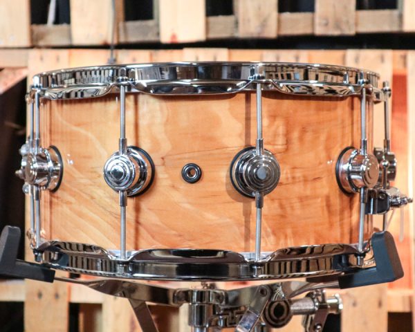 DW 6.5x14 Collector s Maple Natural Lacquer over Olive Ash Burl Snare Drum - SO#1101163 Fashion